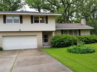 38W145 McDonald Rd, Elgin, IL 60124