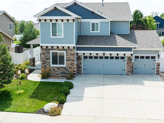 3rd image of 633 Shoshone Ct