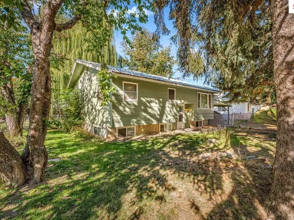 6870 Cody St, Bonners Ferry, ID 83805