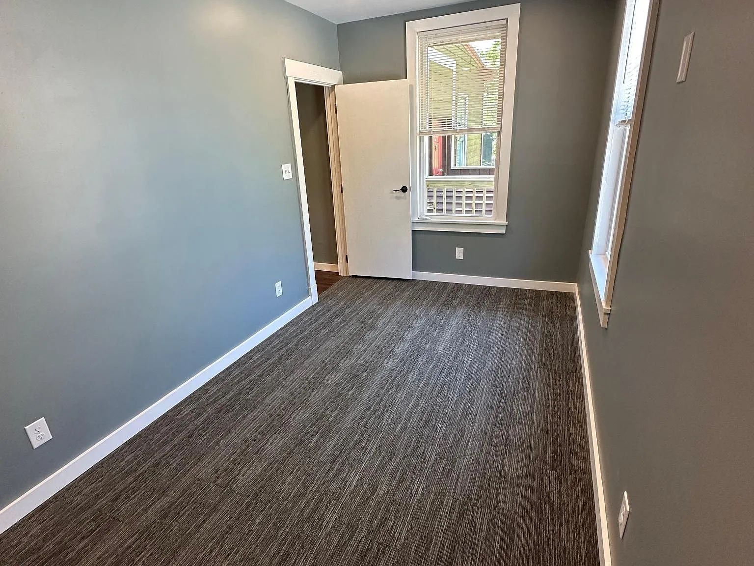 2411 Vine St — Photo 3