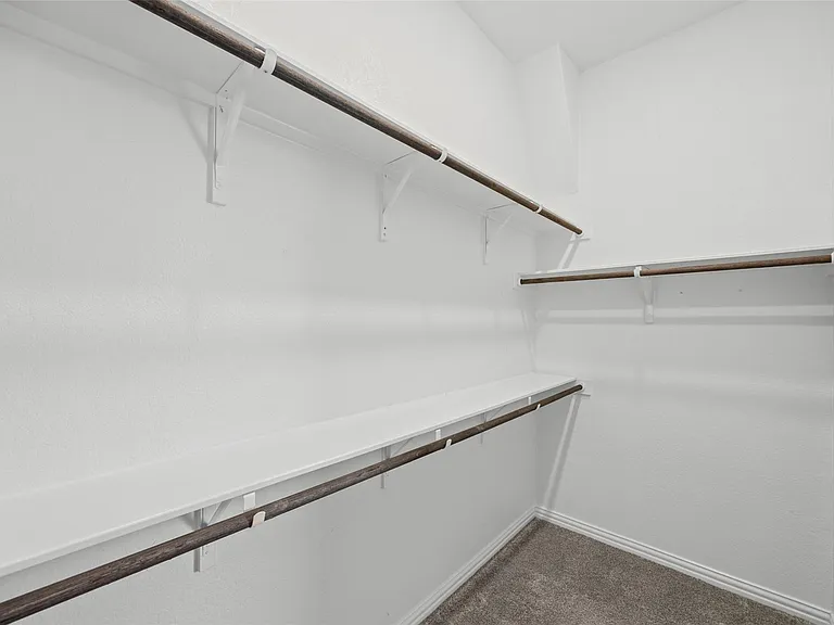 12900 Bloomington Dr — Photo 16
