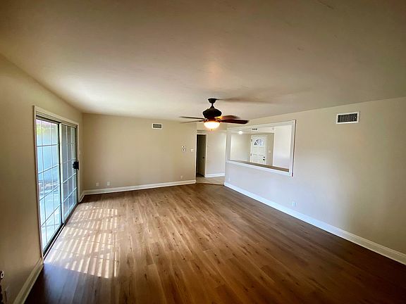 641 Holly Living Room 5 May 2023_05182023