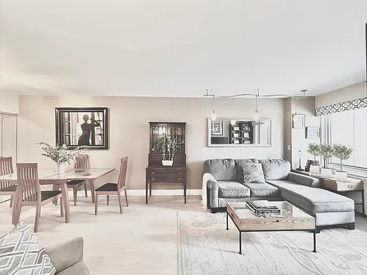 Sold by Maxwell Jacobs | media 16