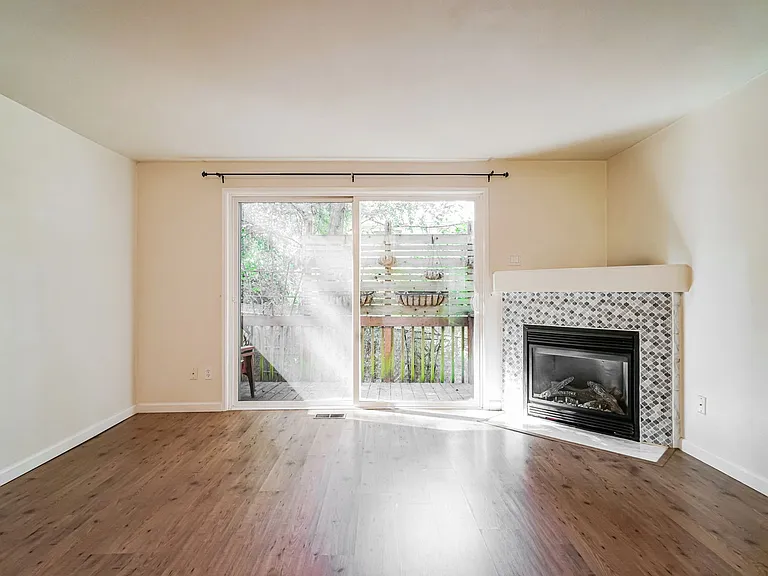 4226 SW Garden Home Rd — Photo 2