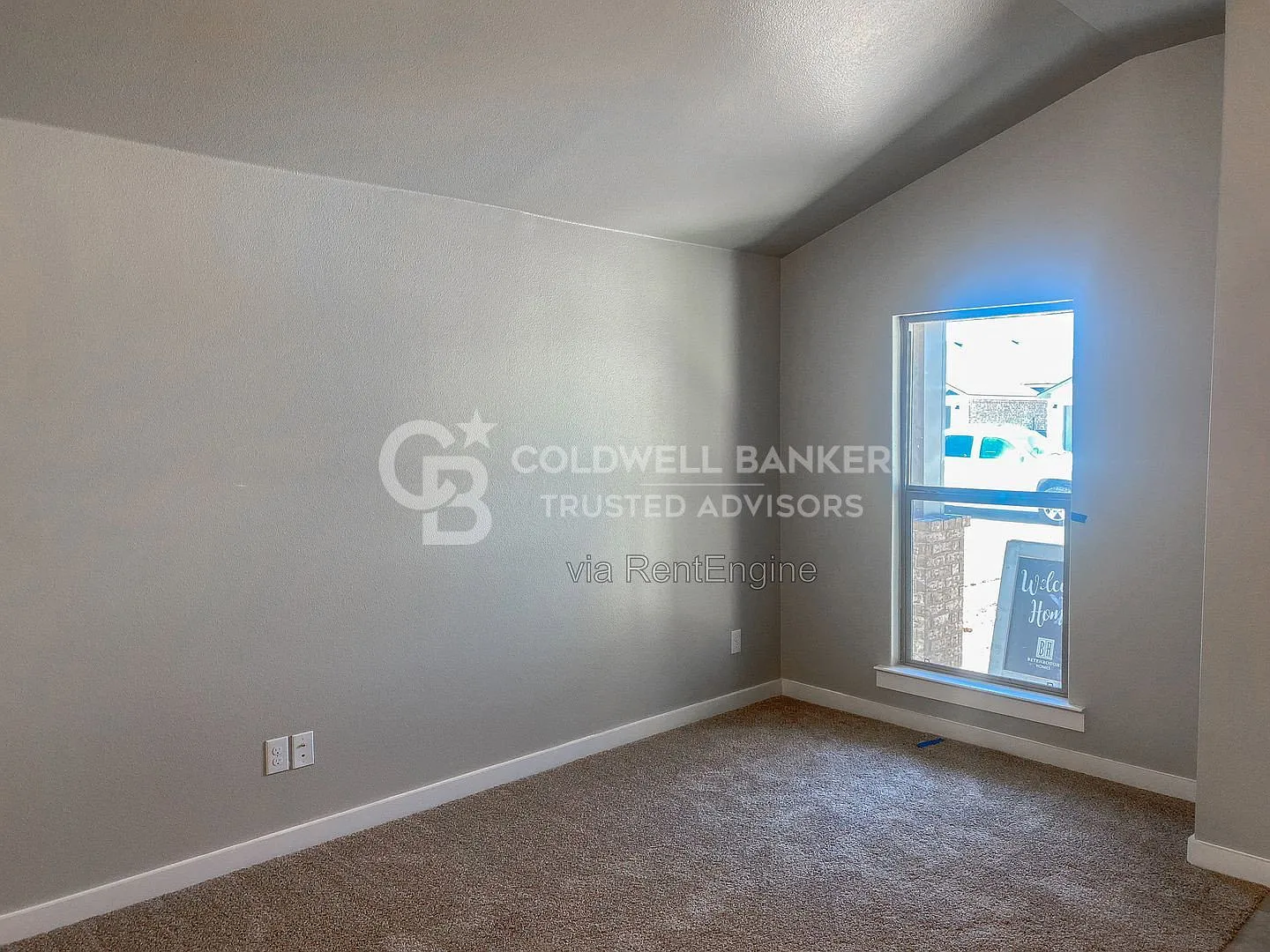 3 bed, 2.0 bath, 1300 sqft, $1,425 — Photo 3