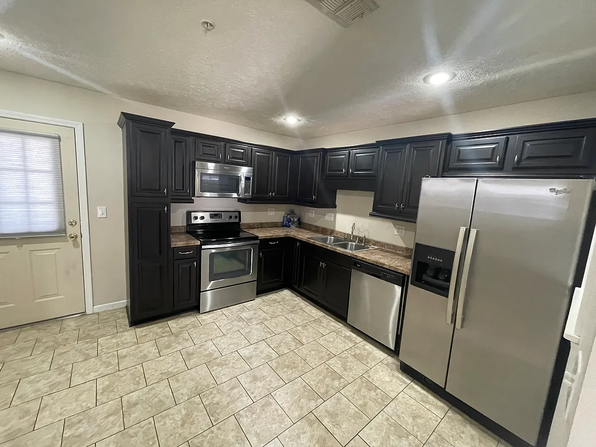 Building Photo - 300 Carver Dr #14