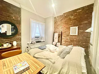 Rented by Century 21 Premier 