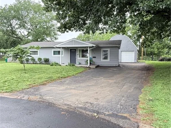 2426 S 51st Ct, Kansas City, KS 66106