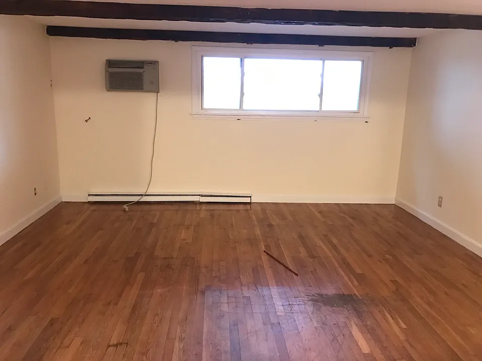 1800 Centre St #8