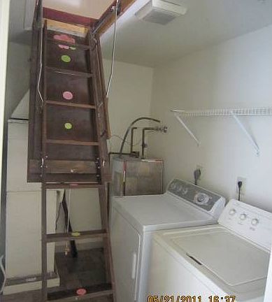 laundry and way to loft