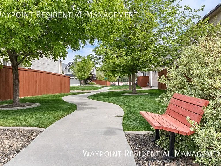 4342 S Axiom Ave — Photo 32