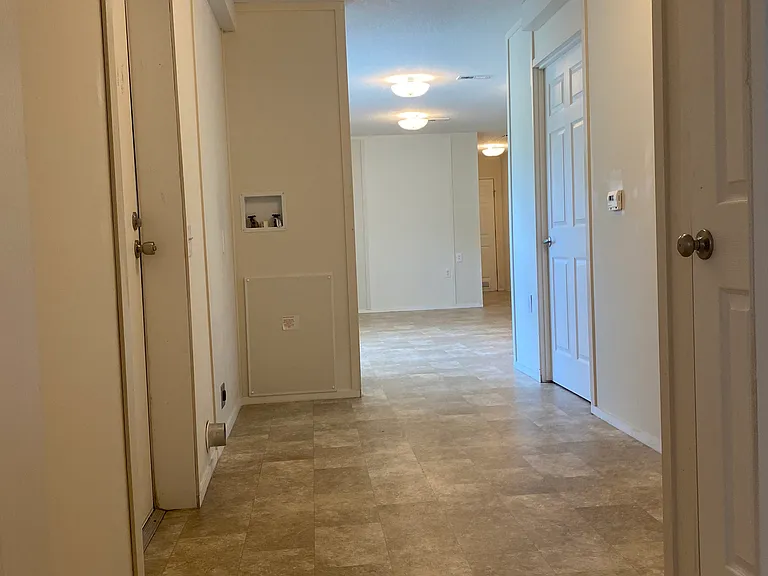 17024 Meridian Blvd — Photo 23