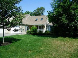 51 Shiretowne Common Dr #17, Kennebunk, ME 04043