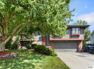 15262 Grover St, Omaha, NE 68144