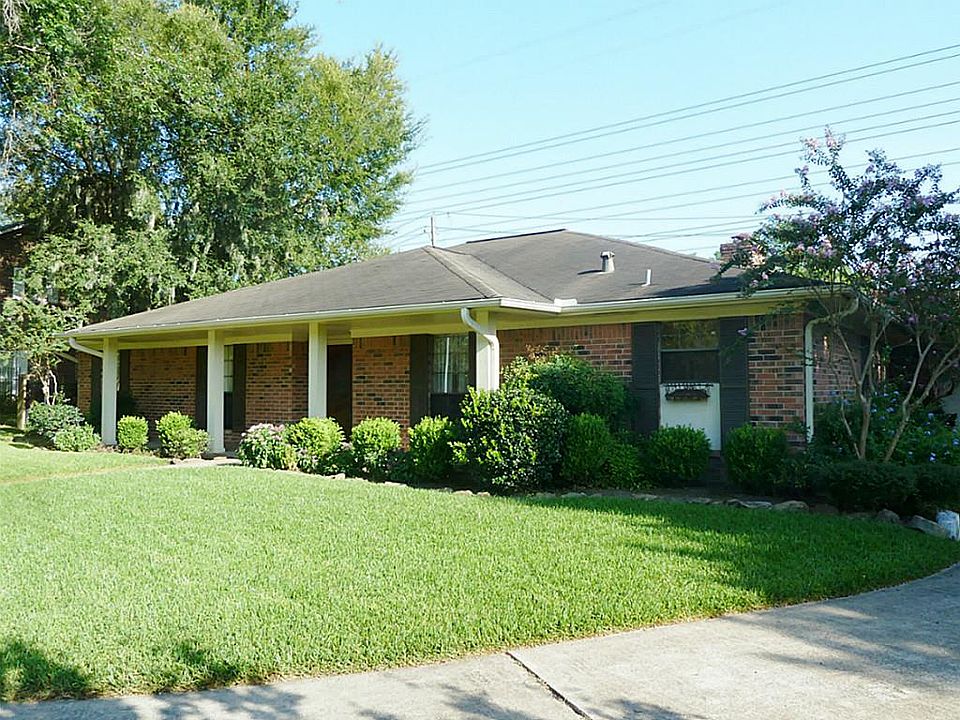 1st image of 3400 Creekbend Dr