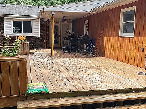 4th image of 130 Janet Ln