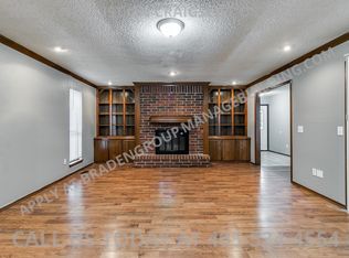 11605 SW 4th St, Yukon, OK 73099