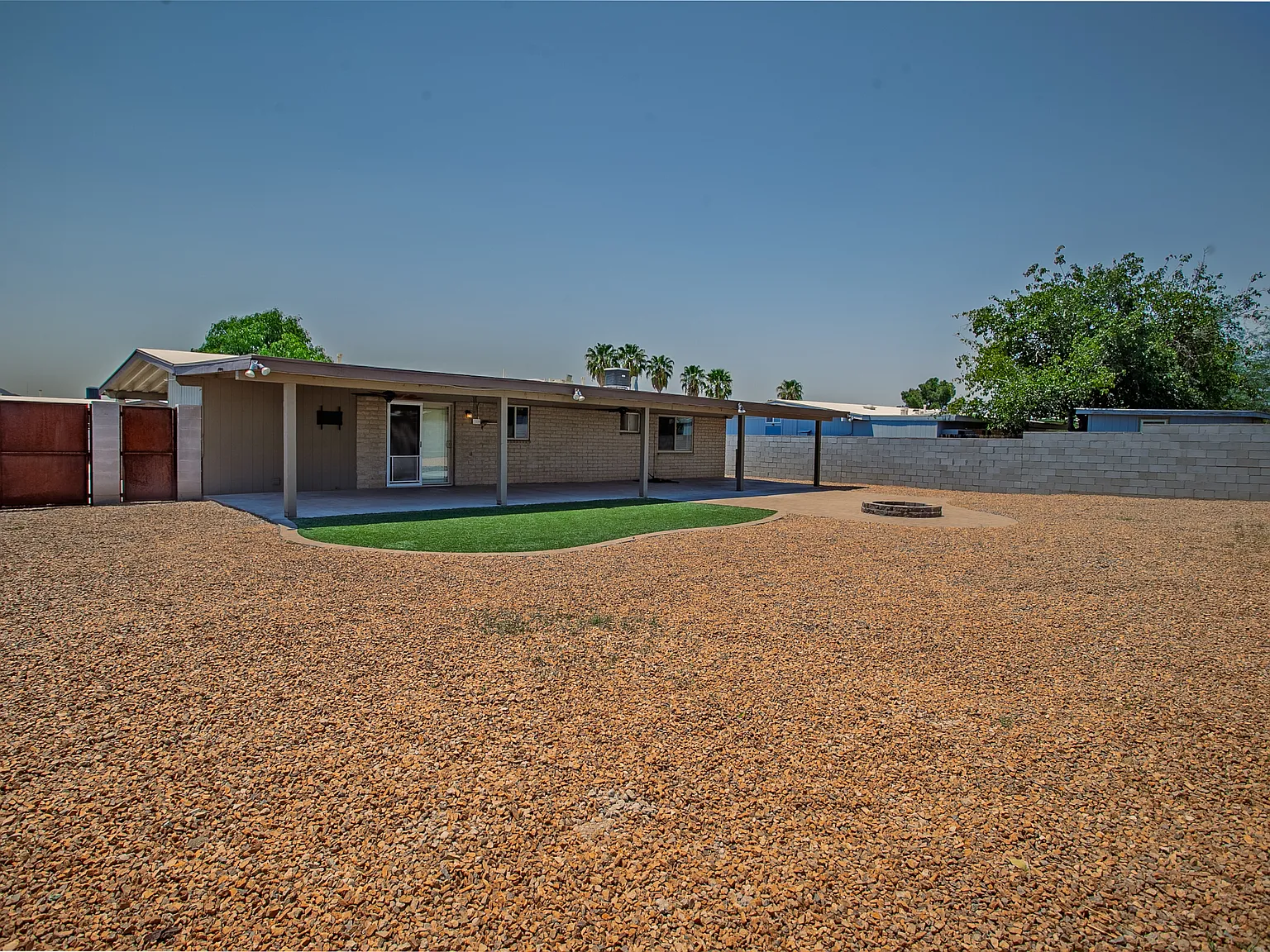 3 Bed / 2 Bath in Heritage Hills Neighborhood — Photo 3