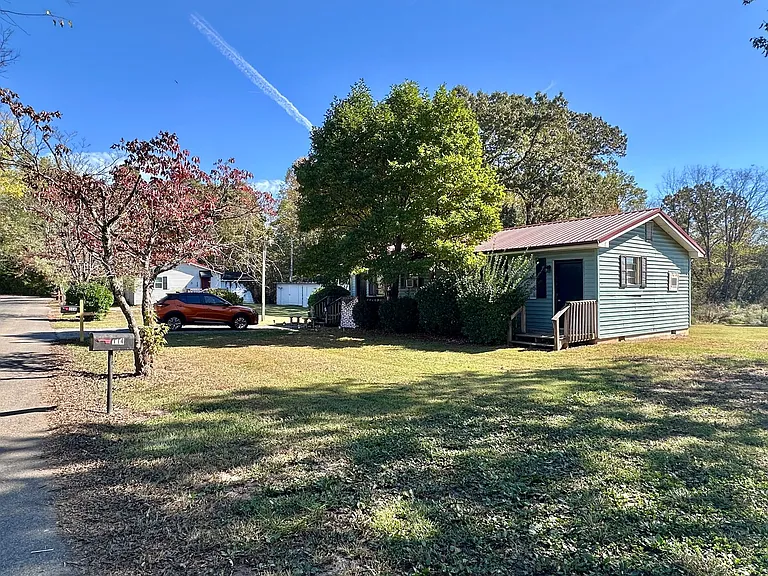 204 Courtyard Cir — Photo 9