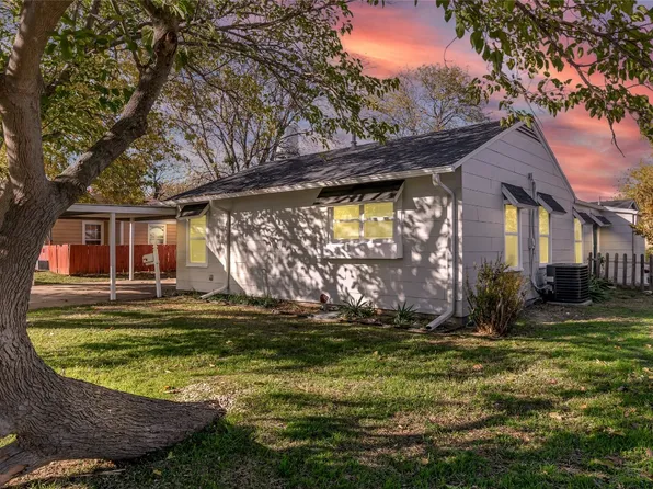 1629 Glenn Dr, Blue Mound, TX 76131