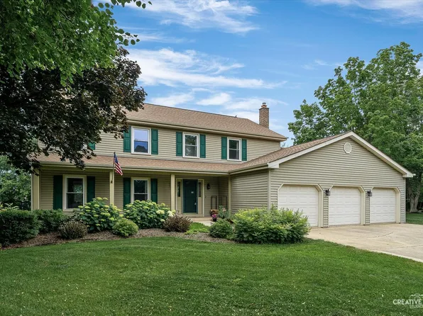 140 Crystal Ln, Bartlett, IL 60103