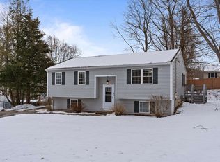 41 Pine Hill Ave, Manchester, NH 03102