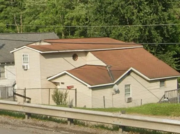 1680 Robert C Byrd Dr, Crab Orchard, WV 25827