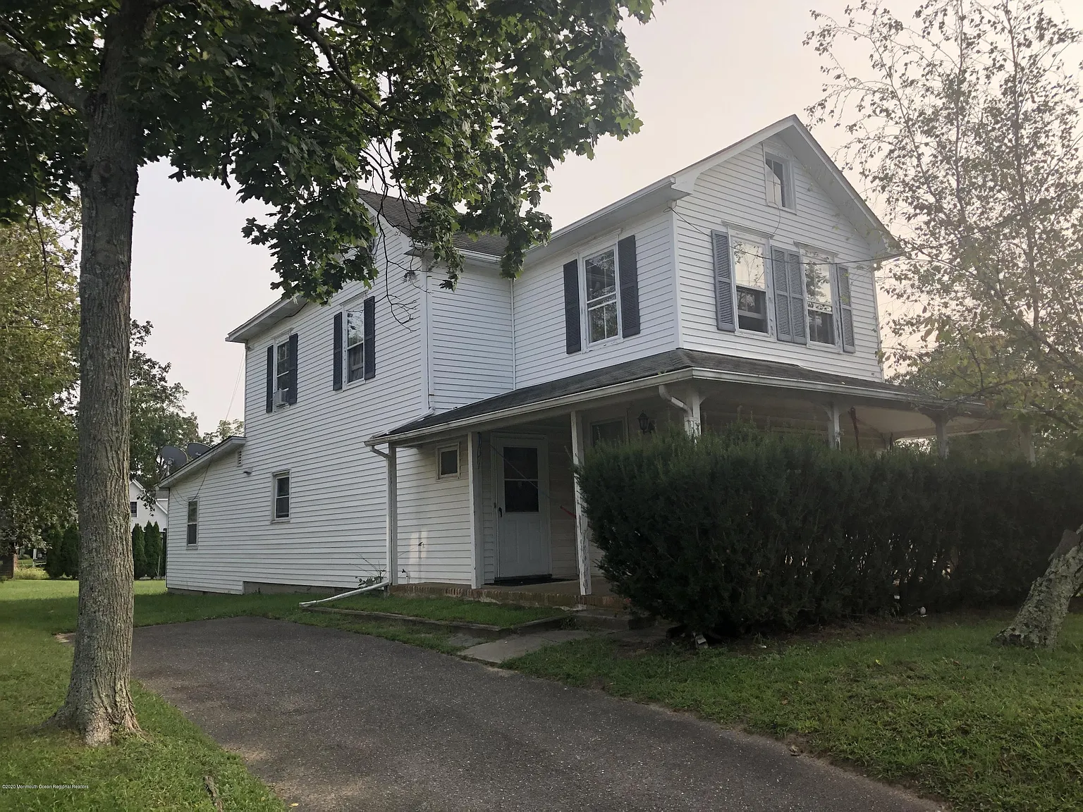 372 W Park Ave photo 1