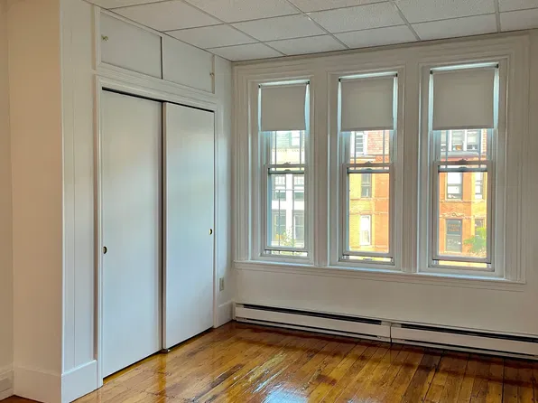 280 Newbury St APT 5, Boston, MA 02116