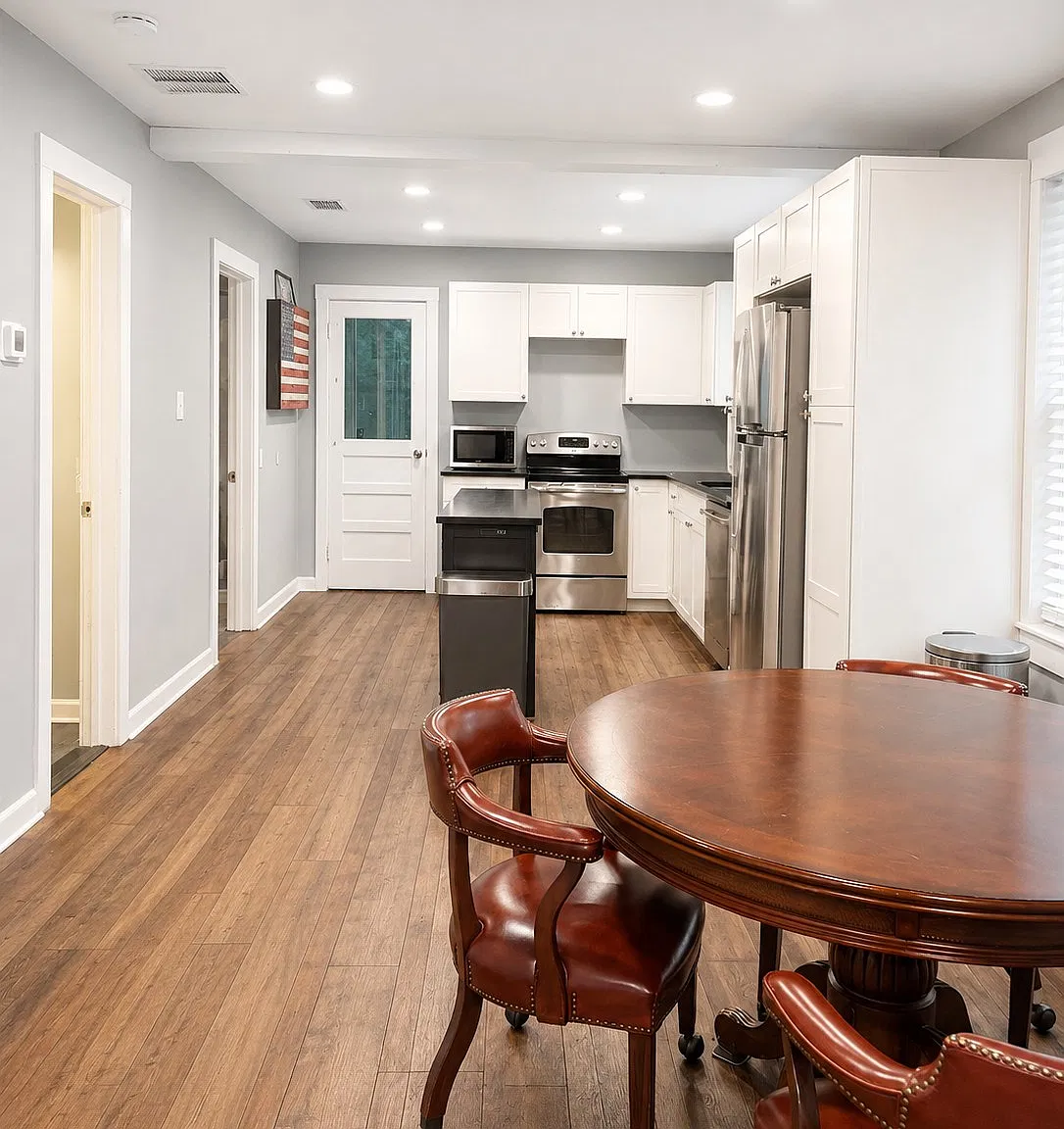 3 bed, 1162 sqft, $2,300 — Photo 2