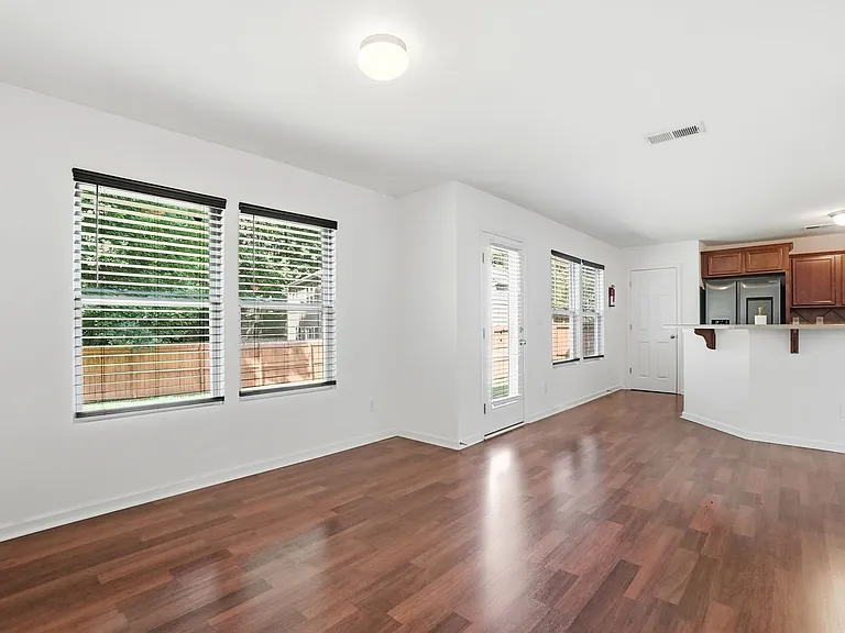 1906 Treefrog Ct — Photo 10