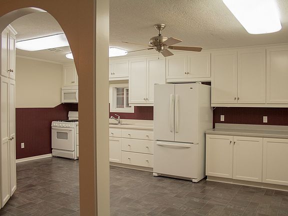 4th image of 803 Welsh Ave