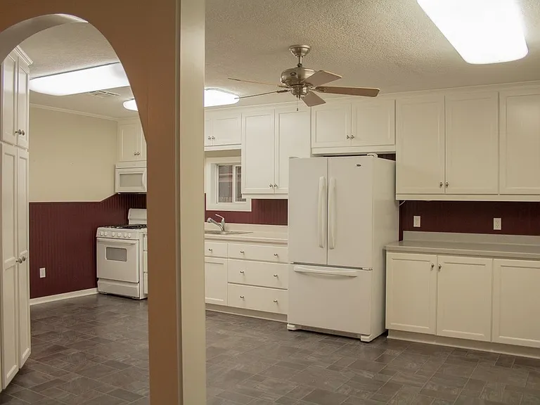 803 Welsh Ave — Photo 4