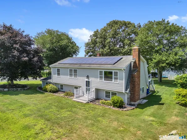18 High Ridge Drive, Waterford, CT 06385