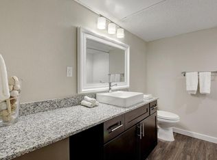 2000 Burton Dr #106, Austin, TX 78741