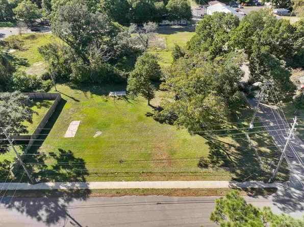 2503 W Hatton St, Pensacola, FL 32505