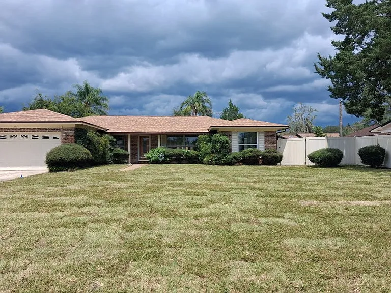 577 Cody Dr — Photo 1