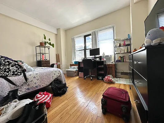 Rented by Green Home NY Realty LLC | media 8