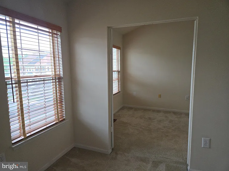 14635 Seasons Dr — Photo 34