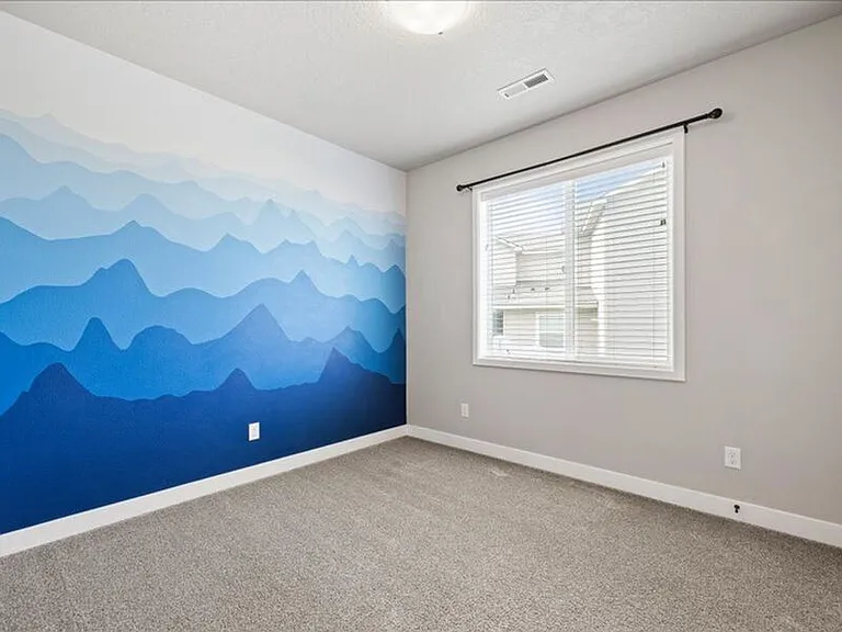 4725 Roark Dr — Photo 9