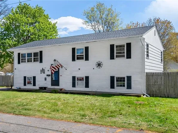 46 Merle St, Warwick, RI 02889