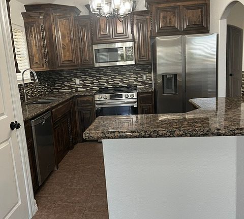 5th image of 3903 Tournay Ln
