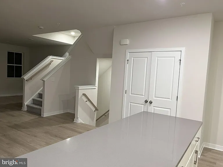 114 Continental Way — Photo 9