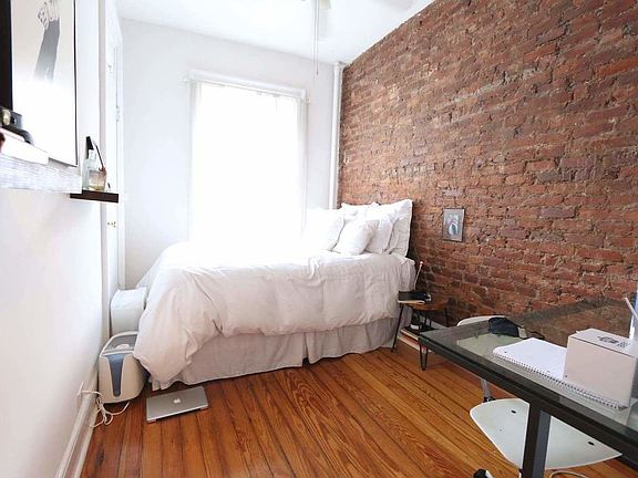 4th image of 245 E 10th St APT 3