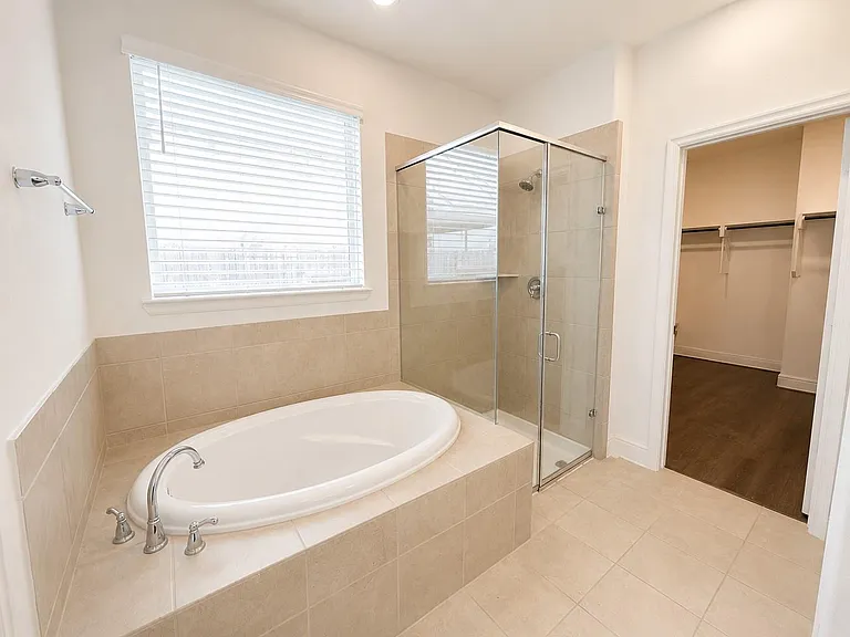 749 Lake Lacosta Dr — Photo 18