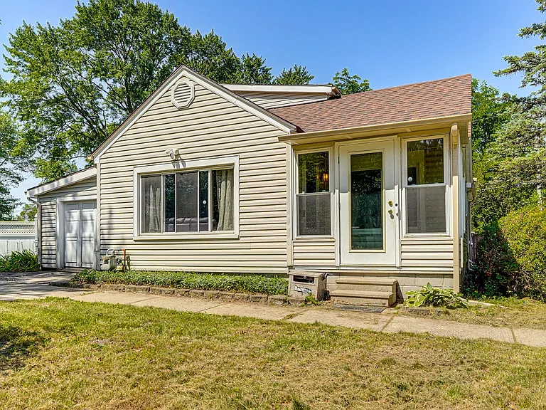 Winona Rd — Photo 26