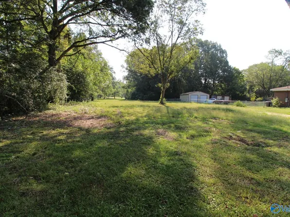 318 Riverside Dr, Gadsden, AL 35903