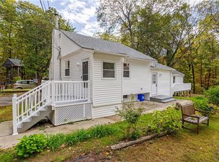 53 Griswold St, Glocester, RI 02814