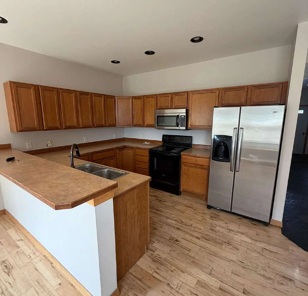 3 bed, 2.5 bath, $2,200 — Photo 3