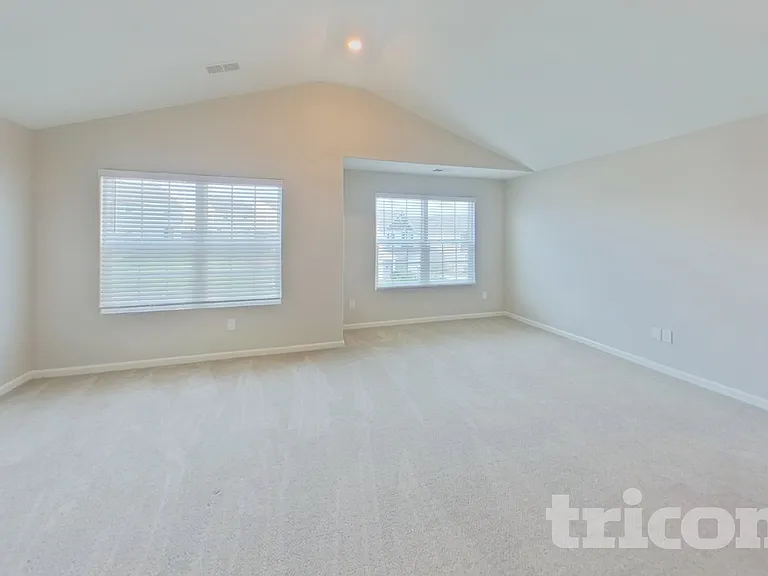2118 Southlea Dr — Photo 6